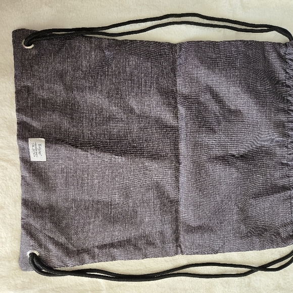 Thirty One Bags Sinch Sack Gray Drawstring Backpack with Embroidered Design - Picture 2 of 7